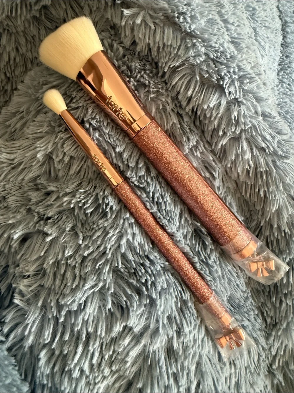 Tarte rose gold with glitter and charms cosmetic brushes. 2pc